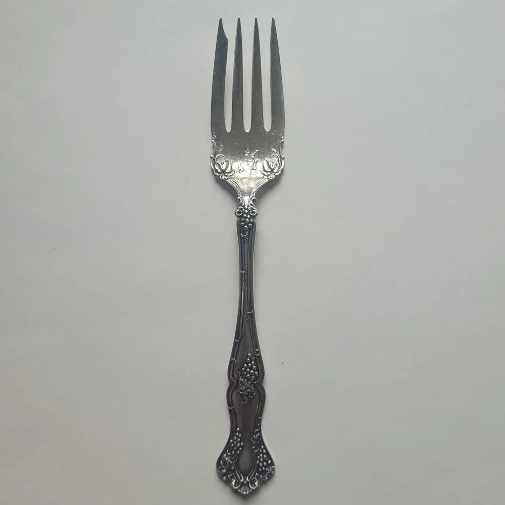 1847 Rogers Bros Vintage Grape Flatware Serving Spoon XS‎ Fork Twisted